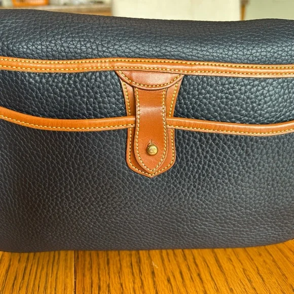 Vintage Dooney & Bourke Black and Tan All-Weather Leather Essex Crossbody Bag - Picture 8 of 16